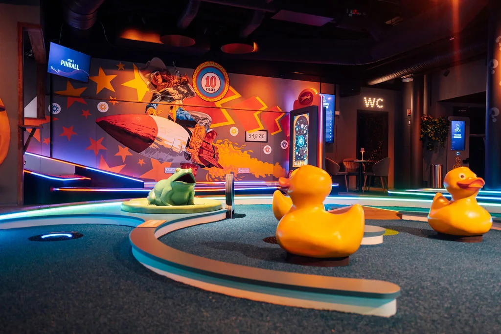 Duck Pond-hullet med store gule ender